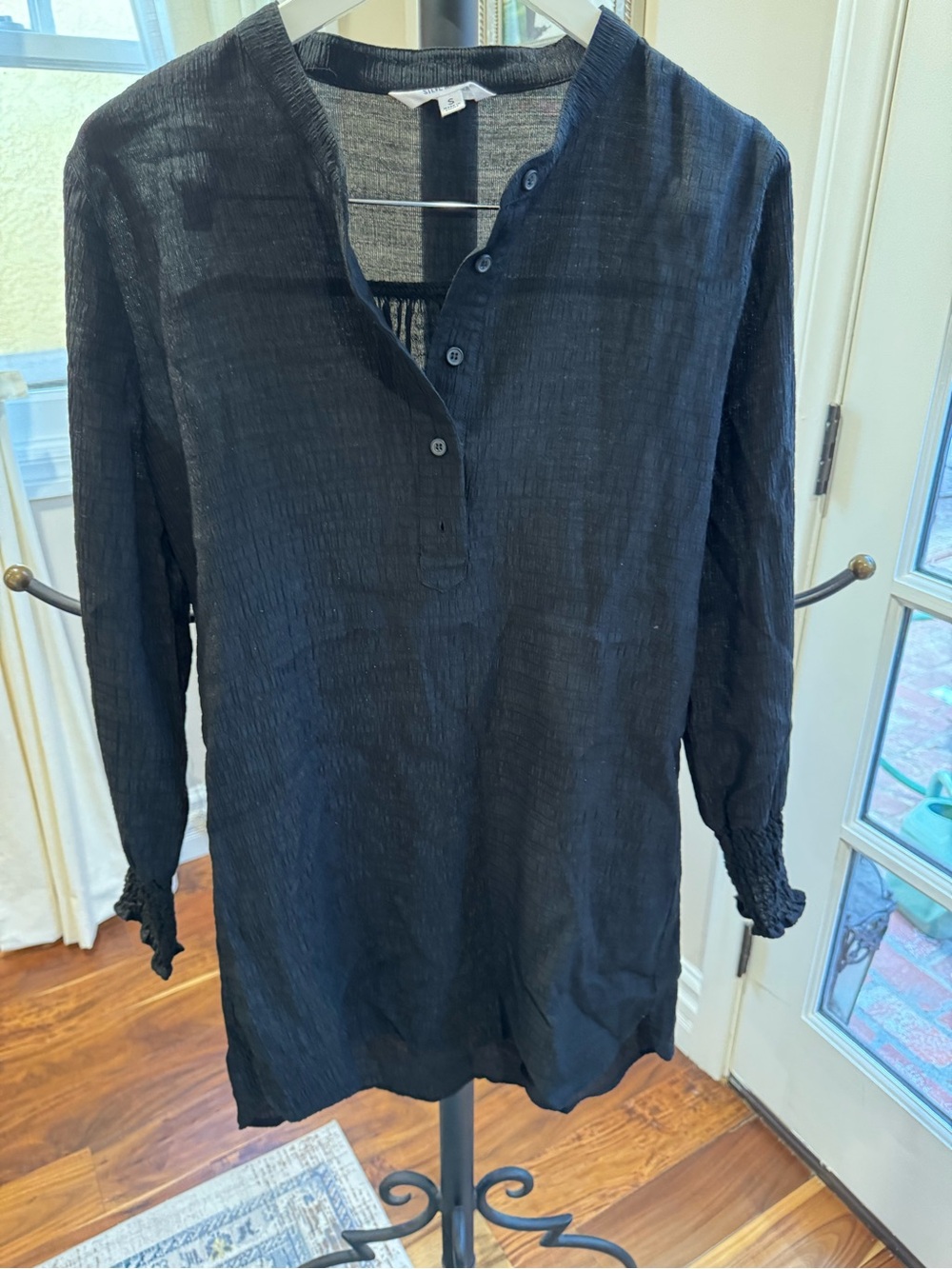 Steve Madden Black Long-Sleeve Shirt Coverup Classic Lightweight Size Small